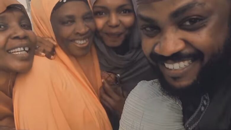 Kallo Hotuna da Bidiyo ya da Adam A. Zango da iyalansa suke shakatawa