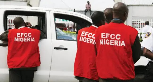 Kalli Hotuna: Ana zargin EFCC da zanewa wannan budurwar mazaunai