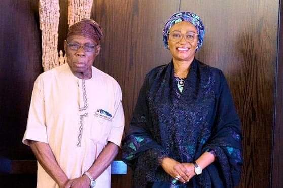 Obasanjo Ya Ziyarci Uwargidan Shugaban Kasa Bayan ‘Yan Kwanaki An Hange Shi Sanye Da Hula Kalar Tambarin Tinubu