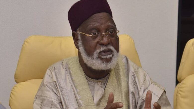 Wahala ta yi yawa, A tausayawa Talakawa>>Tsohon Shugaban kasa,Abdulsalam Abubakar ya roki Gwammati