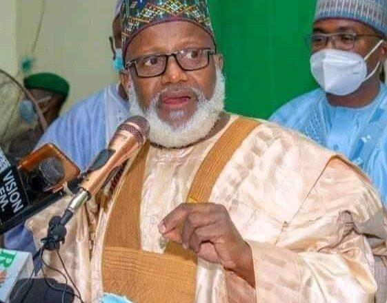 Mai Alfarma Sarkin Musulmi, Sa’ad Abubakar Ya Naɗa Babban Malamin Addinin Musulunci, Farfesa Mansur Sokoto Sarautar Danmasanin Daular Usmaniyya