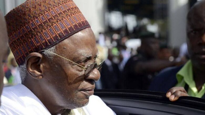 Mun bar gidan kakan mu ba gyarane saboda bamu saci kudi ba, ba zamu iya kula da gidan ba>>Inji Jikan Tsohon Shugaban kasa, Alhaji Shehu Shagari