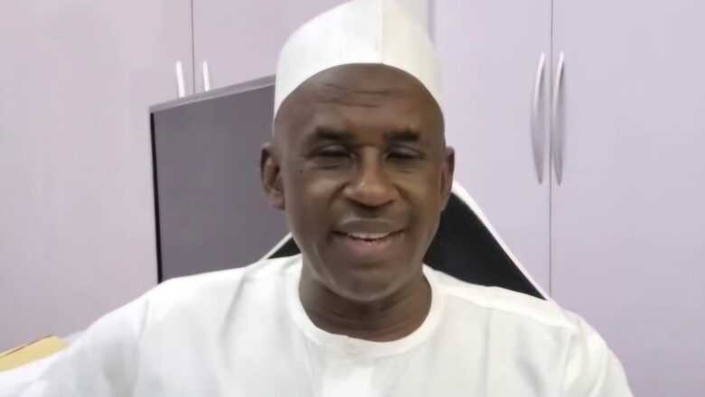 YANZU YANZU: Hukumar DSS ta fara kama mutanen da suke ɗora Bidiyon Sojojin ƙasar Faransa da suke a Nigeria a kafafan Sada Zumunta, inda Yanzu haka Jami’an tsaron farin kaya (DSS) sun cafke ɗan gwagwarmaya Mahadi Shehu, bisa zargin yaɗa bidiyon Sojojin Faransa a shafinsa na X, da ke nuna cewa akwai masaukinsu a Nijeriya