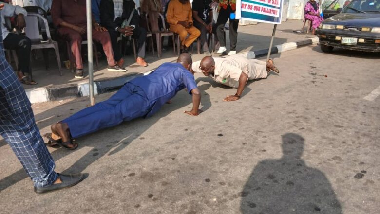 Tsaffin sojoji da suka yi ritaya sun yi zanga-zangar rashin biyansu albashi