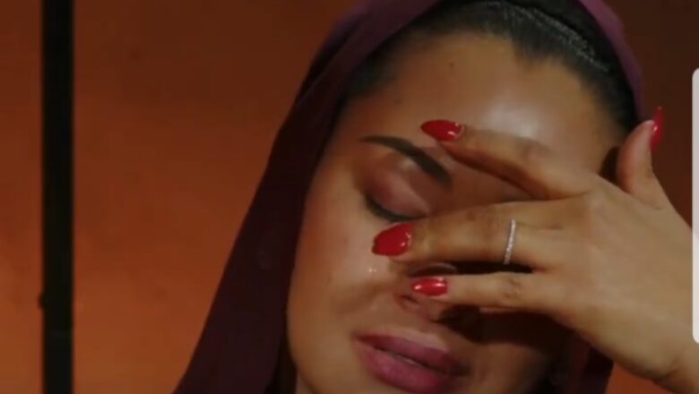 Kalli Bidiyo: Cikin sheshshekar kuka, Sanata Natasha Akpoti ta sake yiwa Sanata Godswill Akpabio tonon silili inda tace harfa gaya mata yayi wai mijinta na morewa dan da gani tana juya masa kugunta da kyau