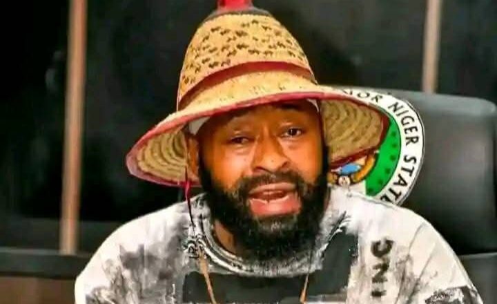 Daga Yau Duk Wanda Kuka Gani Namiji Da Kitso Ko Dada Ku Kamashi Ku Datse Kuma Kuyi Mashi Tara….. Gwamnan Jihar Neja.