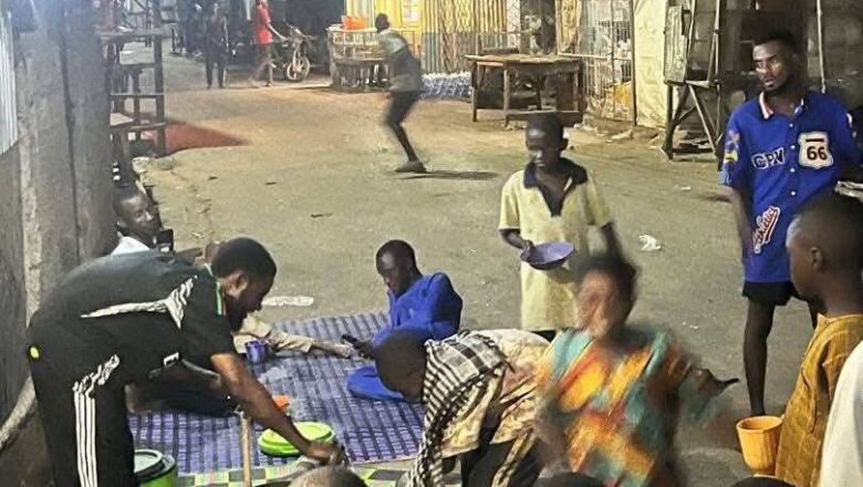 Magoya bayan Arsenal kenan a Kaduna ke yin liyafar murnar doke Real Madrid a gasar zakarun Turai a jiya da daddare