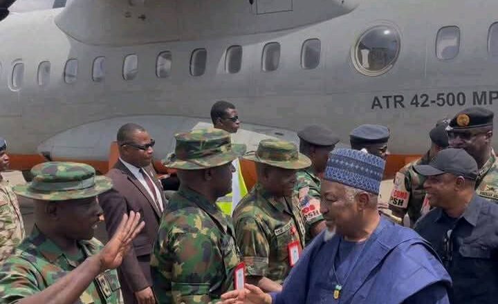 Babban Ministan tsaron Nijeriya, Muhammad Badaru ya sauka jihar Filato, domin jajanta wa iyalan wadanda suka rasa ransu sakamakon harin ta’addanci