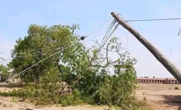 HOTUNA: Yadda Ruwan Sama Ďa Iska Mai Ķarf Ya Kwaye Saman Gidaje Da Ajujuwan Makarantu A Karamar Hukumar Mayo Belwa Dake Jihar Adamawa