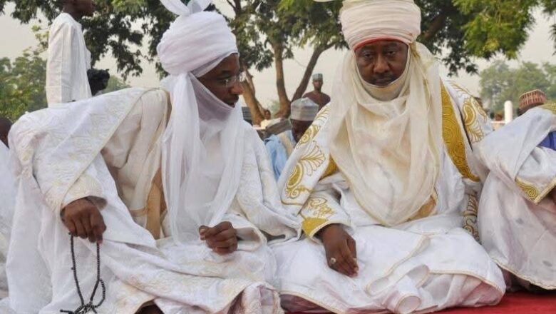 Rikicin Sarautar Kano ya ɗauki sabon salo, inda Sarkin Kano na 15, Aminu Ado Bayero, ya naɗa wansa, Sanusi Ado Bayero, a matsayin Galadiman Kano, bayan rasuwar Abbas Sanusi. A gefe guda kuma, Sarkin Kano na 16, Muhammadu Sanusi II, ya naɗa Mannir Sanusi a matsayin Galadiman Kano
