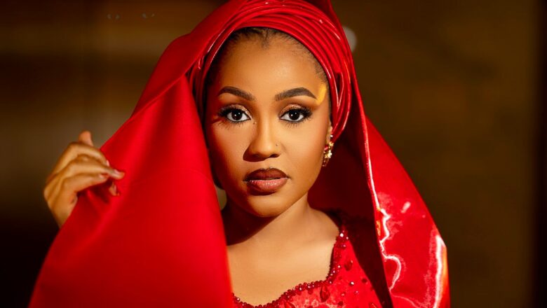 Kalli Sabbin Kayatattun hotunan Da Hadiza Gabon ta sakarwa Masoyanta