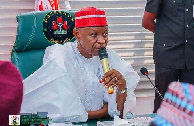 Kalli Bidiyo yayin da Gwamnan Kano Abba Kabir Yusuf ke tambayar Anya Baffa Bichi na da hankali kuwa kan maganar da yayi ta cewa ana baiwa Kwankwaso Biliyan biyu