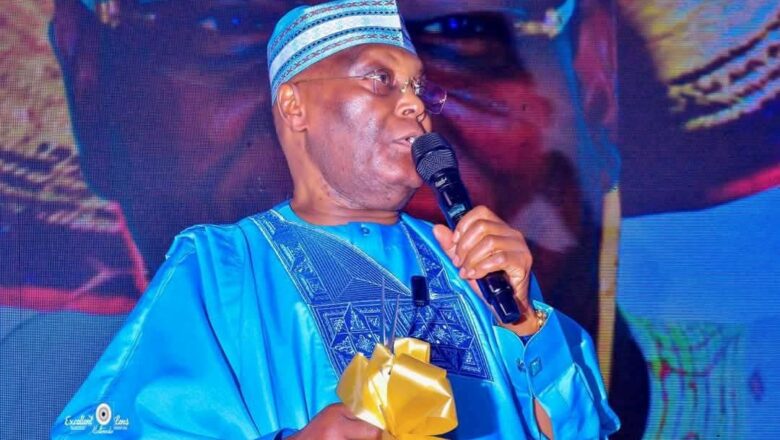 Ban san ta yaya suke iya bacci ba yayin da ‘yan tà’àddà ke kàshè mutane>>Atiku ya koka kan matsalar tsaro, yace shuwagabannin da suka zo bayan mulkinsu shi da Obasanjo ne suka kawo matsalar tsaro