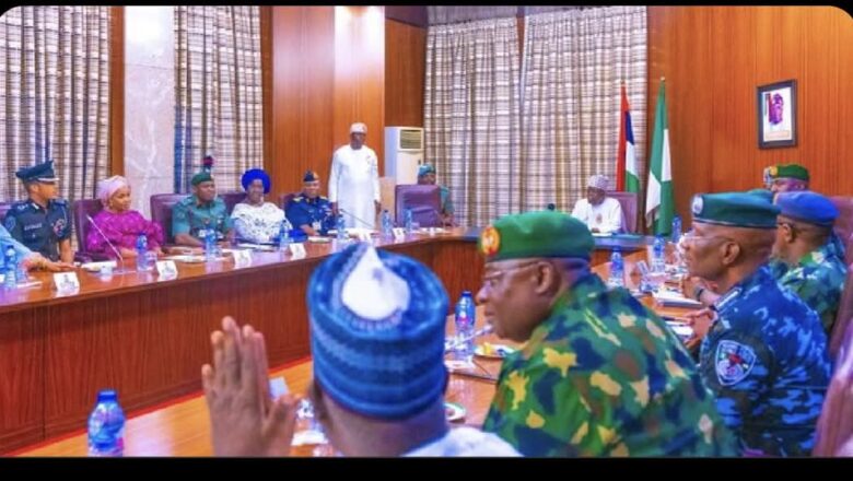 Rashin tsaro: Tinubu na ganawa da shugabannin hukumomin tsaro na ƙasa