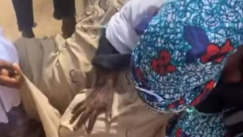 ALLAH SARKI: Ta Fashe Da Kùka Sabida Farin Ciki Tare Da Yin Sujjadar Godiya Ga Allah, Biyo Bayan Auren Da Ta Yi, Bayan Ta Yi Zaman Shekaru 40 A Matsayin Budurwa Babu Aure