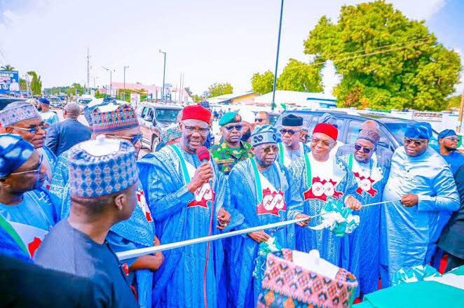 Gwamna Abdullahi Sule na jihar Nasarawa ya sakawa sabuwar gadar sama da ya gina sunan Shugaban kasa, Bola Ahmad Tinubu