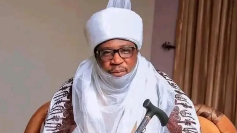 YANZU-YANZU: Maimartaba Sarkin Kano Alhaji Aminu Ado Bayero ya tabbatar wa da Aminu Abubakar Ladan (Alan Waka) sarautar ƊAN AMANAR KANO