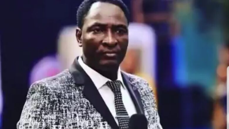 Kalli Bidiyo:Fasto Jeremiah Omoto Fufeyin ya samar da rigar bacci ga mata wadda yace idan mace ta saka ta ko likitoci sun ce mijinta ya daina haihuwa sai ya mata ciki