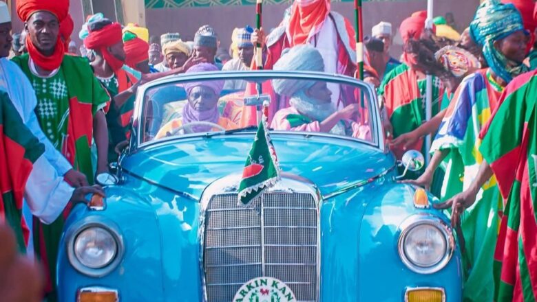 HOTUNA: A karon farko, Sarki Sanusi ya yi hawan Fanisau ba a doki ba