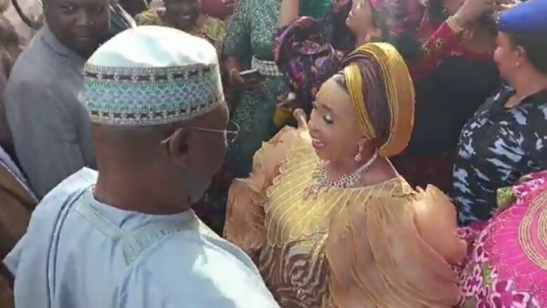 Iyayen mu basu yadda ba muka yi aure, kuma abokai biyu ne kawai suka halarci wajan daurin auren mu>>Inji Tsohon Mataimakin shugaban kasa, Atiku Abubakar yayin da yake taya matarsa, Titi murnar cika shekaru 75 a Duniya