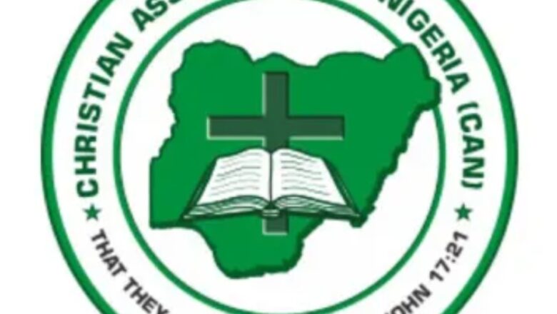 Labarin cewa an cire George Akume wanda kiristane daga mukamin sakataren gwamnatin tarayya, an mayeshi da musulma, Hadiza Bala Usman ka iya jawo rikicin addini>>Inji Kungiyar Kiristocin Najeriya, CAN