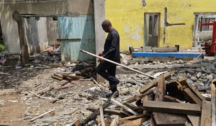 Obi ya koka kan rushe ginin ƙanin sa a Legas