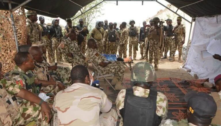 Duk sojan da aka kama ya na shan Wiwi ko ƙwaya zai ɗanɗana kuɗar da>>Kwamanda