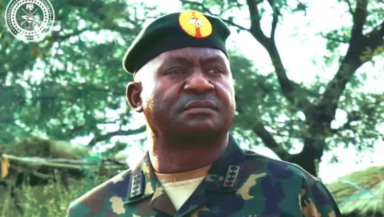 Ya kamata Najeriya ta gina katanga a kan iyakokinta>>Inji Shugaban Sojojin Najeriya, Christopher Musa