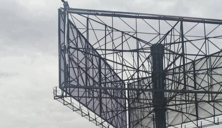 An gurfanar da matashin da ya hau kan allon talla saboda dan Tiktok a kotu