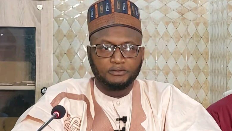 Kalli Bidiyon: Wallahi ‘yan Tijjaniyya Kafurai ne har sai sun tuba sun daina abinda suke>>Inji Sheikh Lawal Triumph
