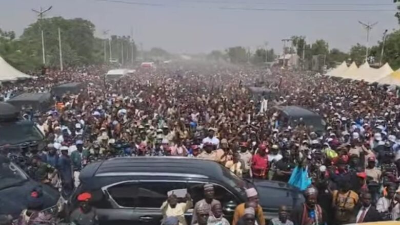 Kalli Bidiyo: Rahotanni sun ce Kilomita 10 daga Gidan Buhari a Daura jama’a ba masaka tsinke