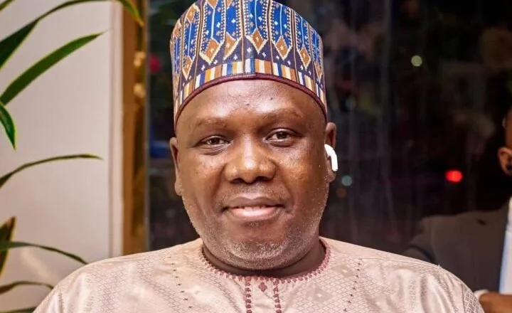 Gwamnoni na farin ciki da cire tallafin man fetur kuma in ku baku jin dadi, su suna jin dadin cire tallafin>>Inji Me magana da yawun shugaban kasa, Daniel Bwala