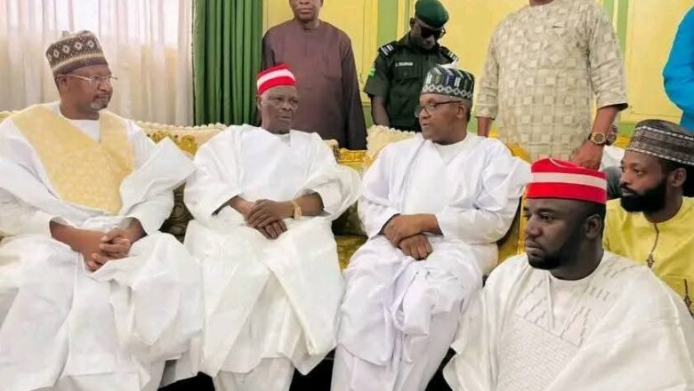 Kalli Hotuna: Yayin da ake cece-kucen bai je Madina ba, Da aka dawo Najeriya, Kwankwaso ya je Gaisuwar Aminu Dantata