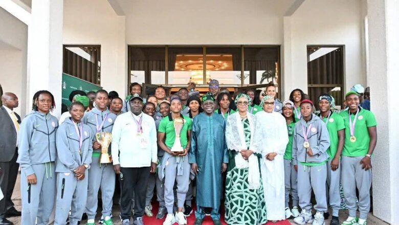 Yadda Tinubu Ya Gwangwaje ‘Yan Super Falcons Da Kyautar Dala 100,000 Da Kuma Gida Kowannen Su