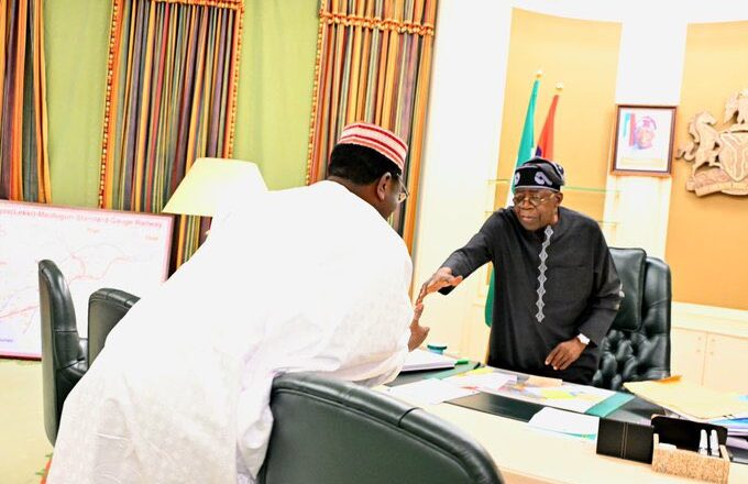 Akwai yiyuwar in koma jam’iyyar APC, dan majalisa, Abdulmumin Jibrin bayan ganawa da Shugaba Tinubu