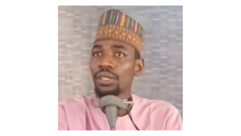 Kalli Bidiyo: Babban Kuskuren da ‘yan Darika zasu yi shine su taba Sheikh Lawal Triumph, Inji Malam, Yaje sun hmga ba zasu iya fadan Littafi ba shine suke son tada zaune tsaye