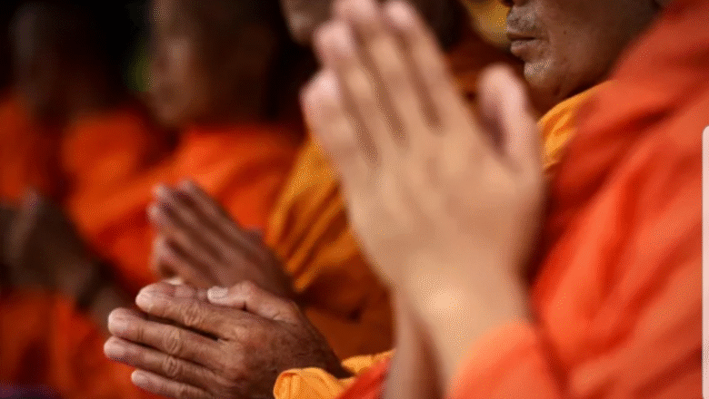 An kama wata mata a kasar Thailand bayan data ja hankalin wasu malaman Buddha suka yi alfasha da ita