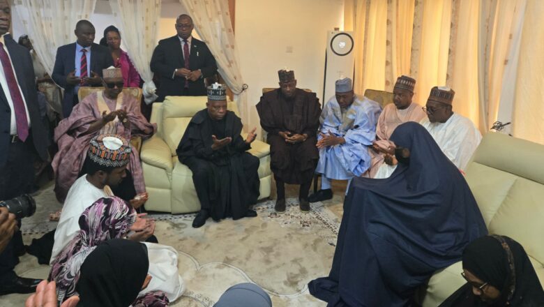 Kalli Bidiyo da Duminsa: Yanda ake gudanar da Addu’ar 3 ta Buhari wadda Sheikh Sani Yahya Jingir ke jagoranta a Daura