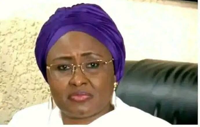 Allah Sarki, Kamar dai yadda diyarta Zahara ta yi, Kalli Bidiyon A’isha Buhari itama tana ta kukan rashin Mijinta