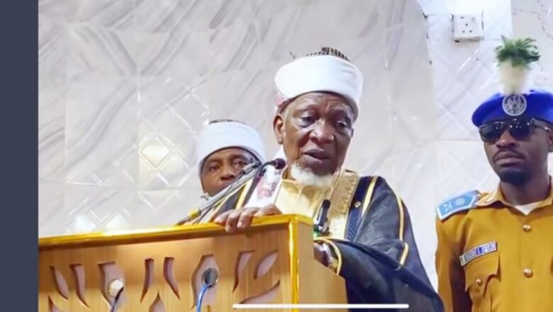 Kalli Bidiyo: ‘Yan siyasar mu sun ji tsoron yin takarar Muslim Muslim sai Tinubu ne jarumin da yayi, shiyasa muka zabeshi>>Inji Sheikh Sani Yahya Jingir