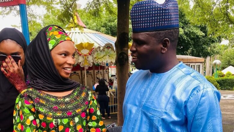 Kalli Hotunan da suka sa ake rade-radin Ko Rarara zai kara aurene?