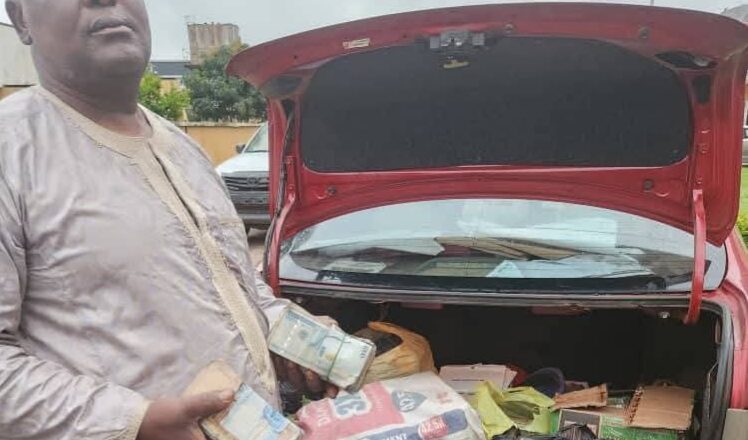 YANZU-YANZU: Jami’an DSS Sun Kama Wani Ejan Din PDP Da Kusan Naira Milyan 30 Domin Siyan Kuri’u A Yayin Zaben Cike Gurbi A Kaduna