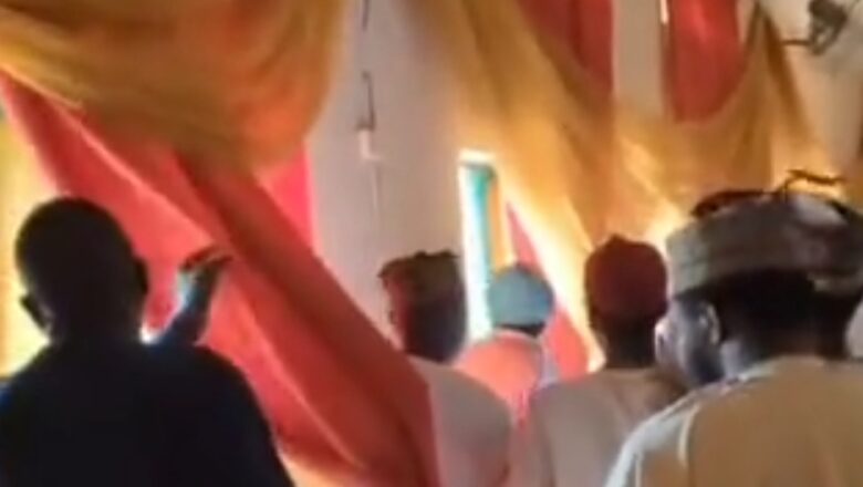 Kalli Bidiyon yanda Matasa marasa jin magana suka tashi taron jam’iyyar ADC da aka yi a Kaduna wanda El-Rufai ya jagoranta, Matasan sun yi hakan ne a gaban ‘yansanda inda a cikin Bidiyon ake jin mutane na cewa menene Amfanin ‘yansandan?