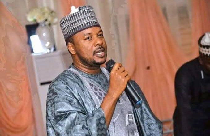 Gyaran filayen jirgin sama: Hadimin Ganduje Salihu Tanko-Yakasai ya soki Tinubu, ya ce “Emi Lokan” ta zama “Lagos Lokan”