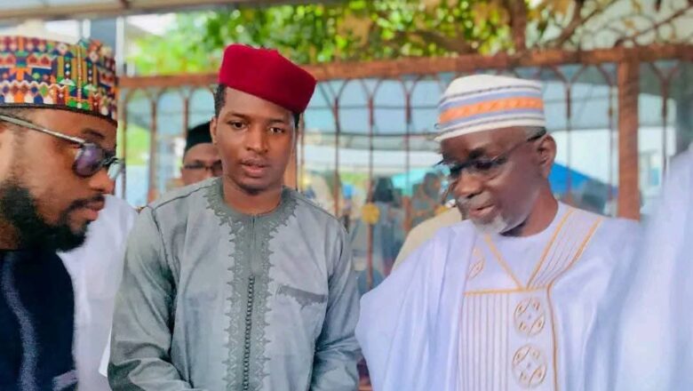 Hotuna: Tsohon Gwamnan Kano, Sanata Shekarau Ya Kaiwa Dan Bello Ziyarar Ta’aziyyar Rasuwar Mahaifinsa