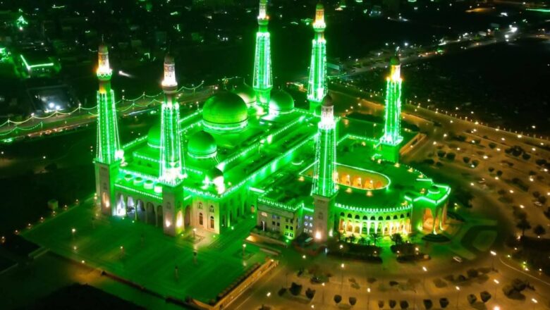 Bidiyo Gwanin ban Sha’awa: Kalli Yanda kasar Yèmèn ta yi bikin murnar Haihuwar Annabi(Sallallahu Alaihi Wasallam) da ya kayar sosai ake ta yabawa