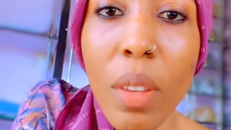 Ance Maulidin Annabi(Sallallahu Alaihi Wasallam) ake yi to me ya kawo hoton Sheikh Inyas a rigunan masu maulidin, sannan Mun fito zamu shago an rufe mana hanya, me yasa ba za’a iya yin Maulidin a gida ba sai an rufewa mutane hanya? Rukayya ta tambaya