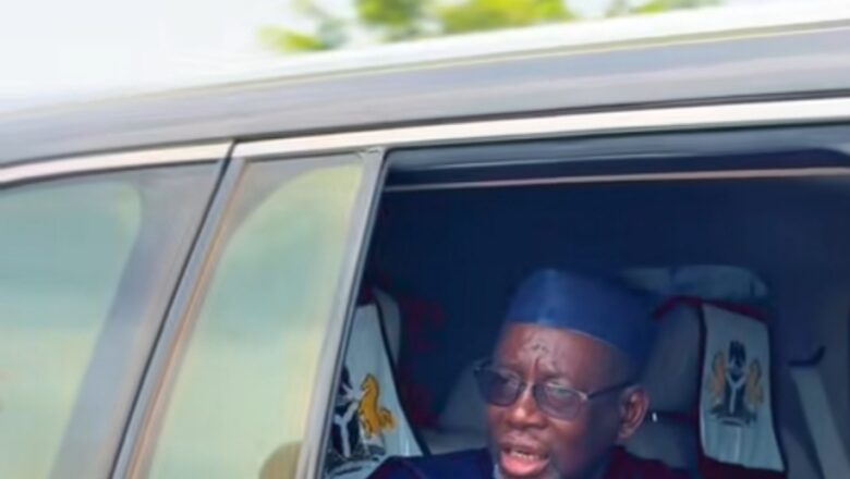 Kalli Bidiyon gwamnan jihar Jigawa inda ya ziyarci wajan wani aiki da ya bayar ba’a gama ba yake fada