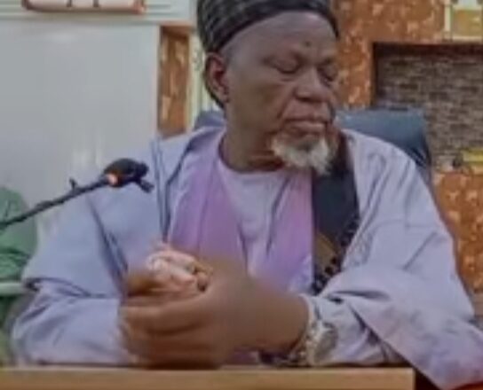 Kalli Bidiyon: Idan mace ta fita ba da izinin Mijinta ba ko kuma ta ki amincewa dashi a gado, ya halasta ya daina ciyar da ita>>Inji Sheikh Abdulrahman Isa Jega