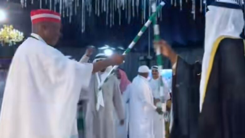 Kalli Bidiyo: Yanda Gwamnan Kano, Ya taya Larabawa murnar ranar ‘yancin kasar Saudiyya inda shima ya taka rawar Takobi